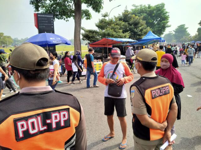 Tak Pakai Masker, Pengunjung SLG Kediri Disuruh Nyanyikan Lagu Indonesia Raya