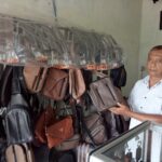 Pandemi Melandai, Ekonomi Bergerak, Kerajinan Kulit di Jombang Mulai Bangkit