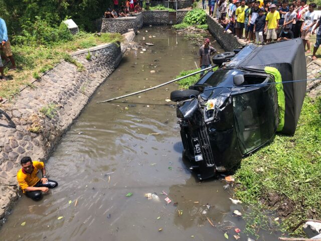 Tertabrak Pikap, Pemotor di Kediri Meninggal