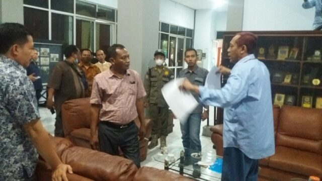 Pendemo Tunggal Tolak PEN di DPRD Situbondo Nyaris Berkelahi dengan Anggota Dewan