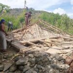 Diterjang Angin Kencang, Rumah Nenek Renta di Situbondo Ambruk