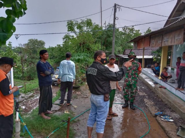 Tertimpa Tanah Longsor, Rumah Warga Situbondo Rusak Berat