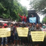 Tuntut Pembebasan 50 Nelayan, Ratusan Nelayan Kota Probolinggo, Luruk Kantor KKP PDSKP di Situbondo