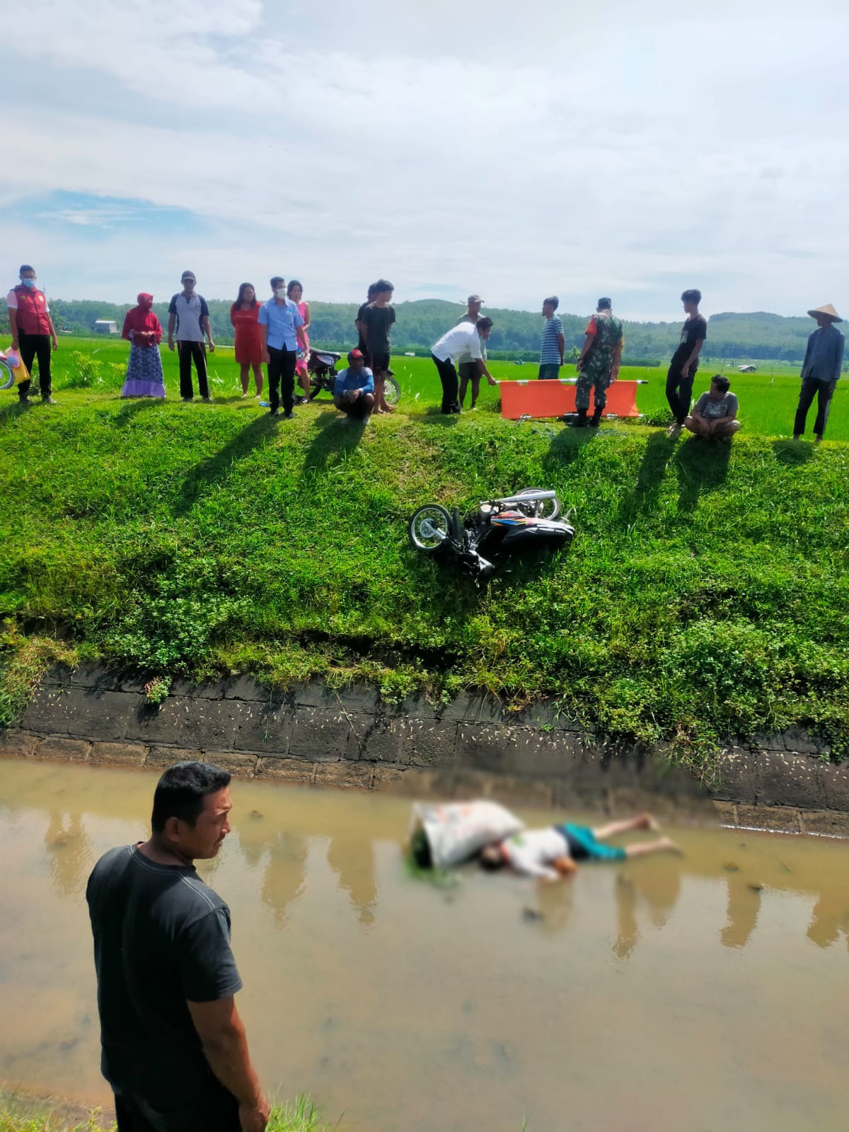 Diduga Terpeleset Saat Bawa Rumput, Warga Blitar Tewas di Sungai