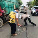 Jalan Nasional di Mojokerto Banyak yang Berlubang, Polisi Nilai Masih Layak
