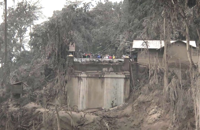 Jembatan Besuk Kobokan yang ambruk akibat diterjang lahar Semeru pada 4 Desember 2021 lalu