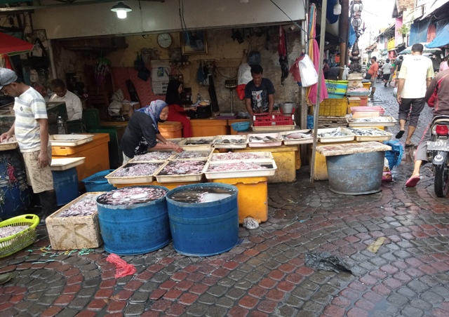 Tak hanya dikenal sebagai pasar ikan legendaris di Surabaya, Pasar Ikan Pabean juga dikenal dengan pasar rempah-rempah.