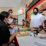 Cek Pencairan Bansos di Surabaya, Mensos Risma Minta Dipercepat!