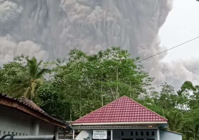 BPBD Jatim Kirim Logistik ke Lokasi Bencana Gunung Semeru