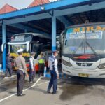 Jelang Nataru, Bus di Terminal Kepuhsari Jombang Dilakukan Ramp Check