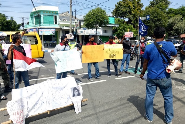 Demo Bawa Keranda Mayat, Buruh Jombang: Nurani Pimpinan Daerah Sudah Mati