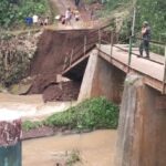 Diguyur Hujan Lebat, Jembatan Penghubung Antar Desa di Blitar Putus