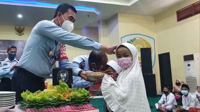 Raih Predikat WBK, Lapas Surabaya Santuni Puluhan Anak Yatim