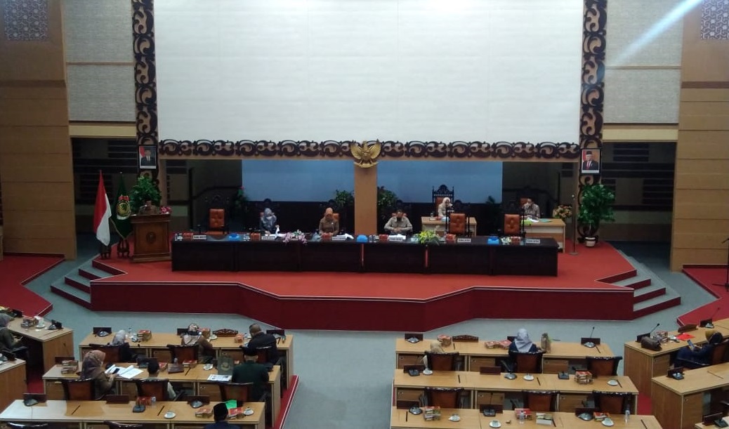 Bupati Terlambat Hadir, Rapat Paripurna DPRD Kabupaten Mojokerto Sempat Gaduh