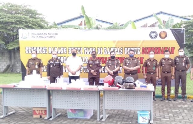 Cegah Penyalahgunaan, Kejari Kota Mojokerto Musnahkan 33 Barang Bukti Hasil Kejahatan