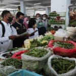 Sidak Pasar Tradisional dan Swalayan, TPID Kota Kediri dan Disperindag Jatim: Stok Sembako Aman!
