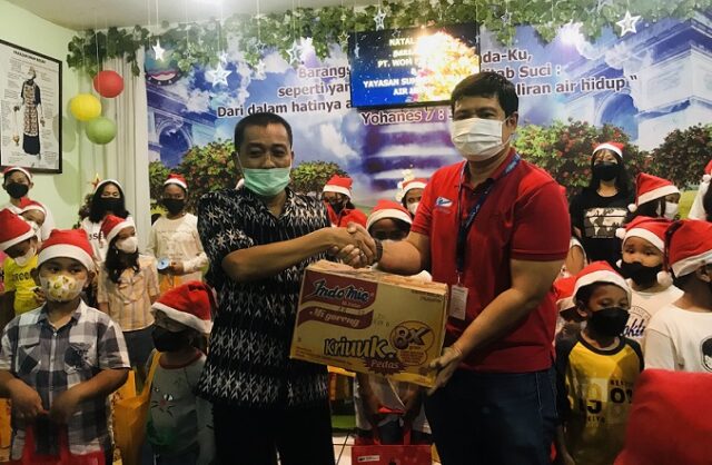 Sambut Natal, WOM Finance Mojokerto Berbagi Kasih dengan Anak-anak Penyandang Disabilitas