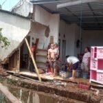 Dampak Banjir Bandang di Jember, 8 Bangunan Tembok Pembatasnya Ambrol