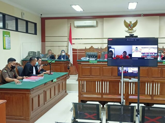 Kompak Korupsi Dana Desa, Mantan Kades dan Sekdes di Situbondo Dituntut 5 Tahun Penjara