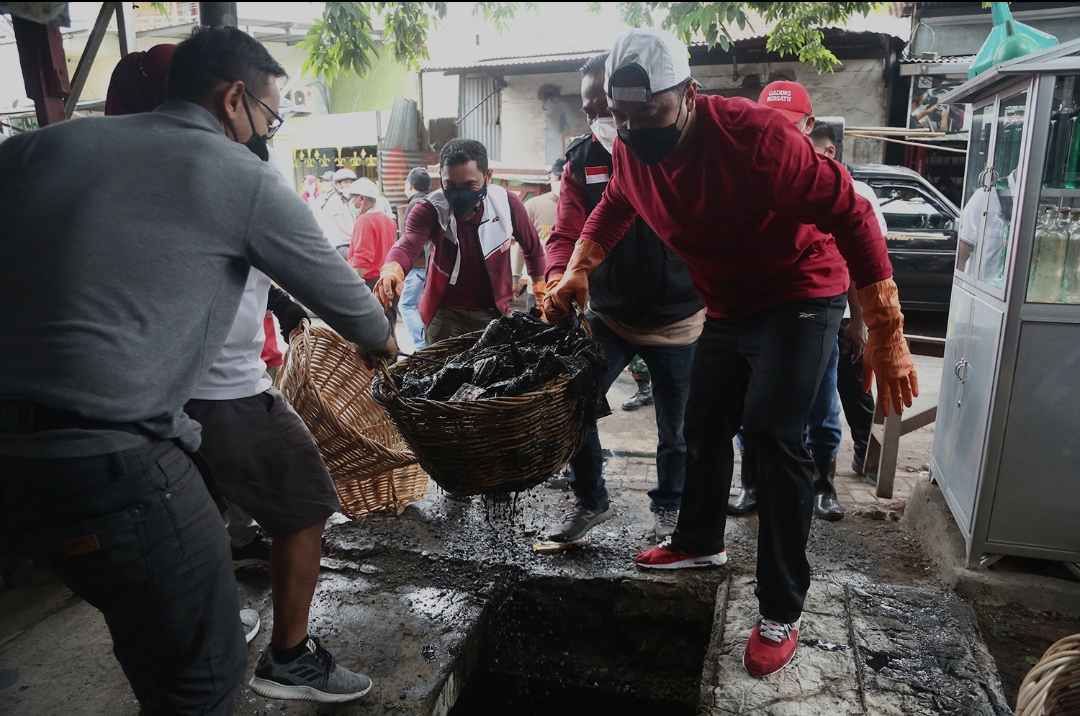 Antisipasi DBD, Walikota Surabaya Terbitkan SE untuk Melakukan Kerja Bakti Massal