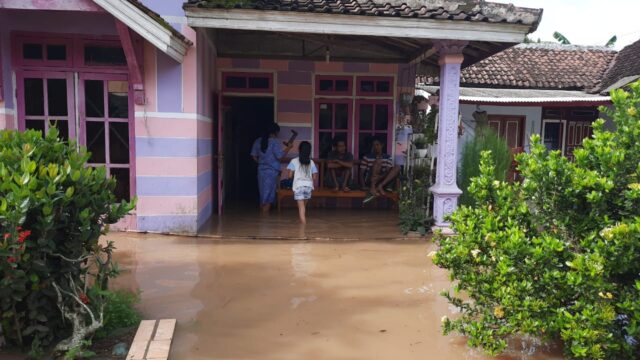 Sungai Avur 12 Meluap, Banjir Rendam 165 Rumah Warga Sidorejo Lumajang