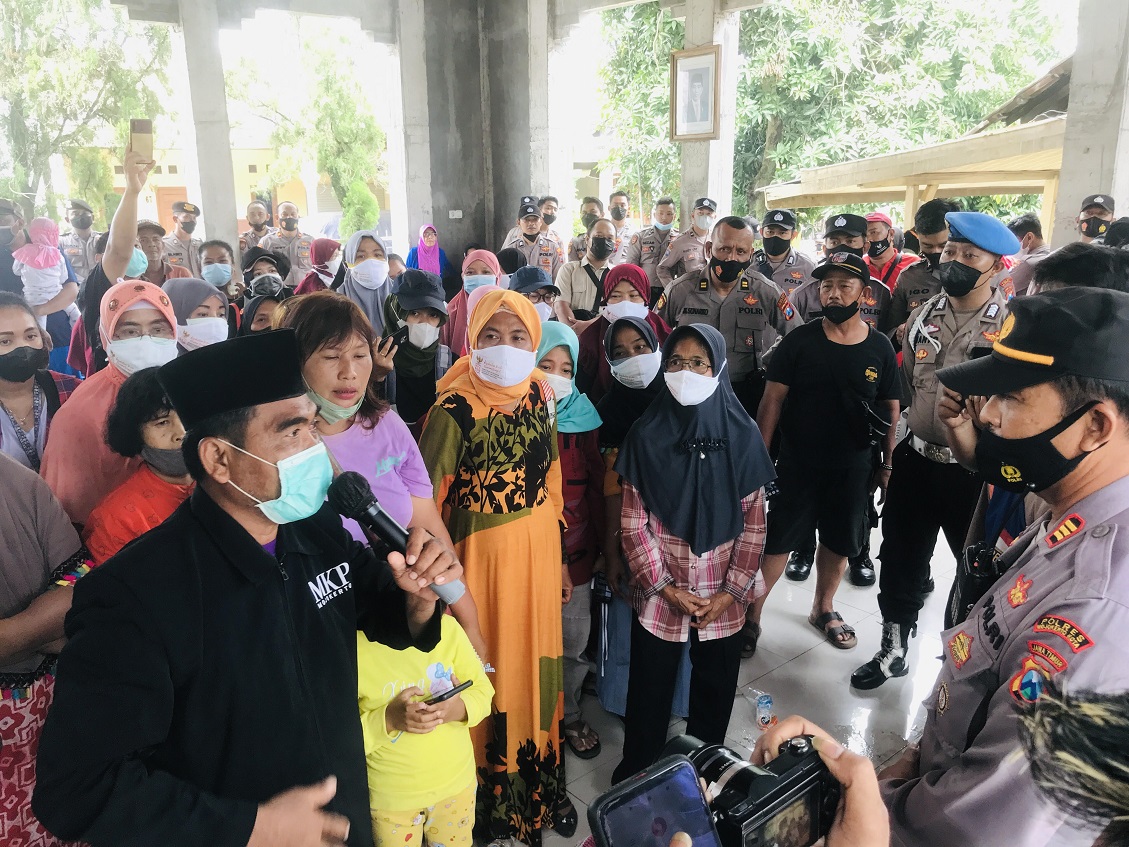 Tuntut Oknum Kasun Lengser, Puluhan Warga Mojokerto Unjuk Rasa