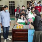 Pantau Operasi Pasar Minyak Goreng Murah di Kediri, Ini Pesan Gubernur Jatim