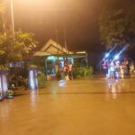 Dam Tersumbat Sampah, Banjir Rendam Permukiman hingga Sawah Warga Mojokerto