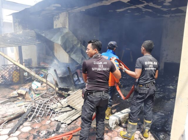 Gudang Penyimpanan Arsip Kantor Dispendikbud Situbondo Hangus Terbakar 