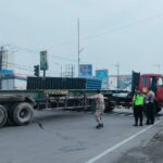 Rem Blong, Kontainer di Sidoarjo Jatuh Memblokir Jalur Surabaya – Mojokerto