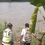 Mayat Bayi Laki-laki Ditemukan Mengambang di Sungai Brantas Jombang