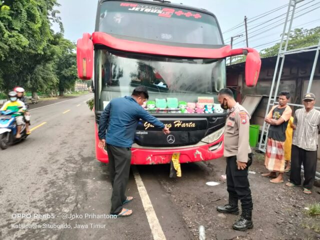 Ditabrak Bus di Situbondo, Seorang Pemotor Tewas