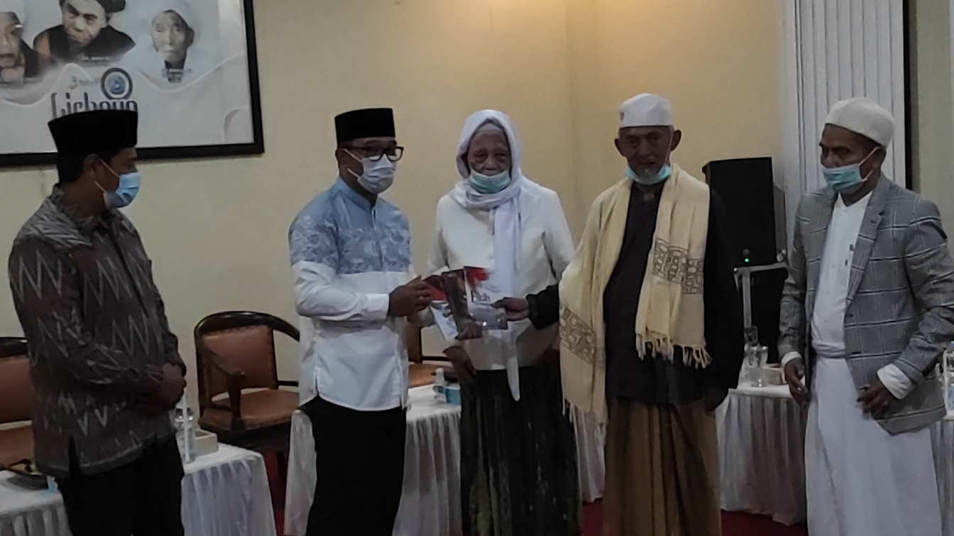 Kunjungi Ponpes Lirboyo Kediri, Gubernur Ridwan Kamil Titip Santri Asal Jabar