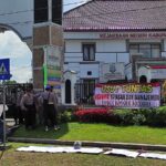 Puluhan Warga Kediri Demo Kejaksaan, Tuntut Usut Dugaan Korupsi Salah Satu SMK