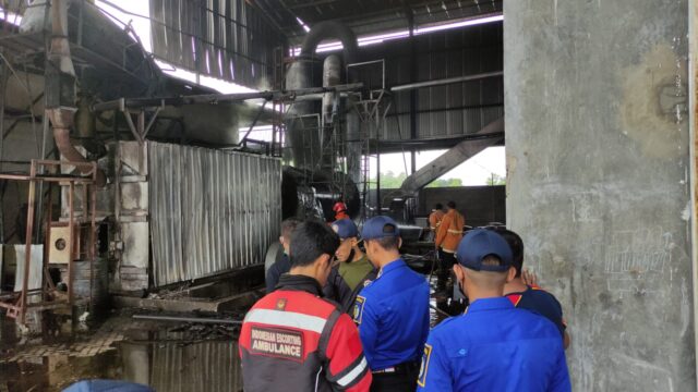 Oli Mesin Blower Bocor, Pabrik Kayu Serbaguna Kediri Terbakar