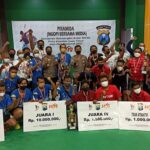 ‘Memorandum’ Juara Turnamen Bulutangkis HPN 2022 yang Digelar Polda Jatim