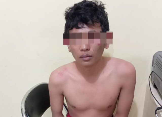 Tertangkap Warga Usai Rampas HP di Surabaya, Dua Bandit Dihakimi Massa