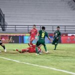 Persebaya Surabaya Dipaksa Bermain Imbang Melawan 10 Pemain Persija