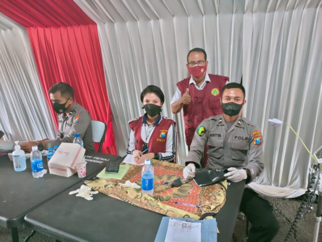 Buktikan Janji, DPD PPNI Surabaya Turunkan Puluhan Anggota Dukung Percepatan Vaksinasi