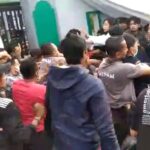 Demo Berujung Bentrok Mahasiswa UIN KHAS Jember vs Sekuriti Kampus, 5 Terluka