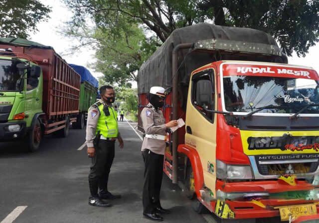 Terjaring Razia di Jombang, Enam Truk ODOL Kena Tilang