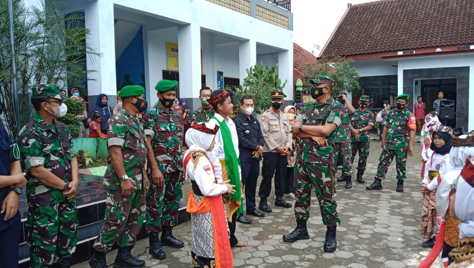 Perkuat NKRI, Dandim 0814 Jombang Sambangi Kampung Pancasila