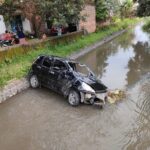 Honda Jazz Terjun ke Sungai di Jombang, Perawat Asal Blitar Dilarikan ke RS