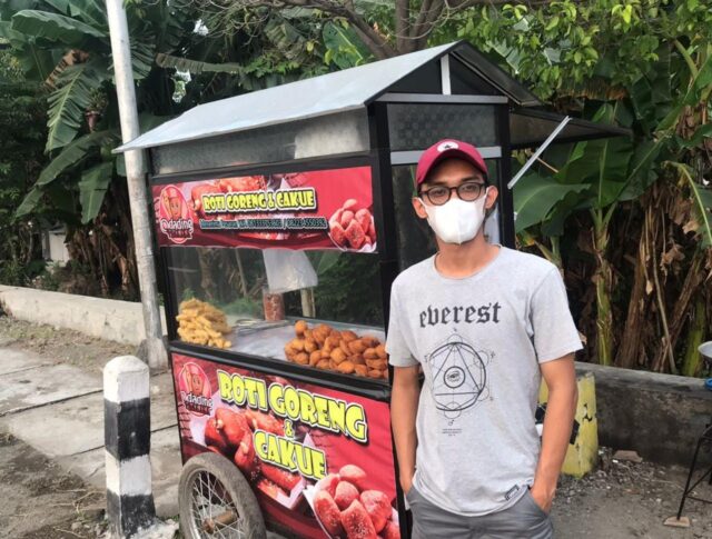 Tercekik Harga Minyak Goreng, Penjual Cakue Jombang Terancam Ditinggal Pelanggan
