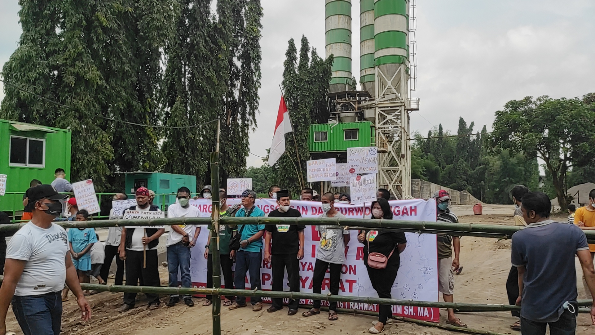 Warga Papar Kediri Tolak Pembangunan Pabrik PT Merak Jaya Beton