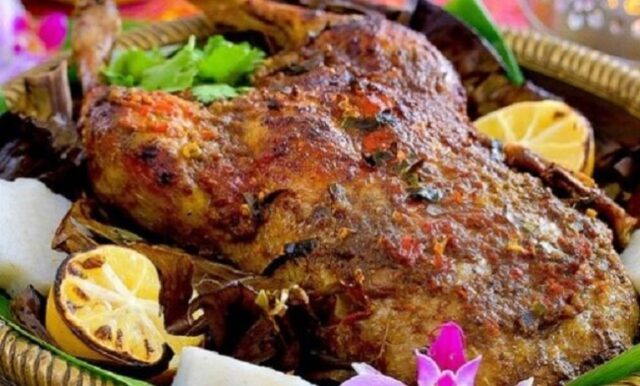 Ayam Betutu Panggang Empuk Khas Bali, Ini Resepnya