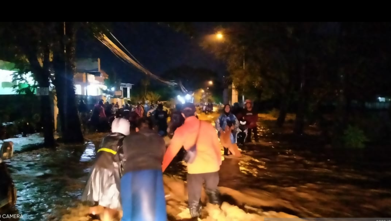 Tuban Diterjang Banjir Bandang Seorang Warga Meninggal