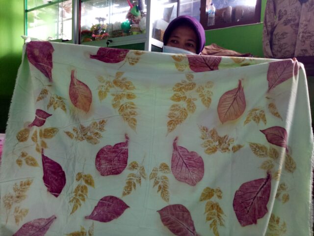 Batik Ecoprint Buatan SMPN 4 Jombang, Bakal Tembus Pasar Internasional