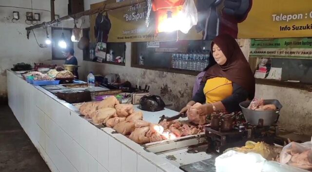Jelang Ramadan, Harga Daging Ayam di Blitar Naik