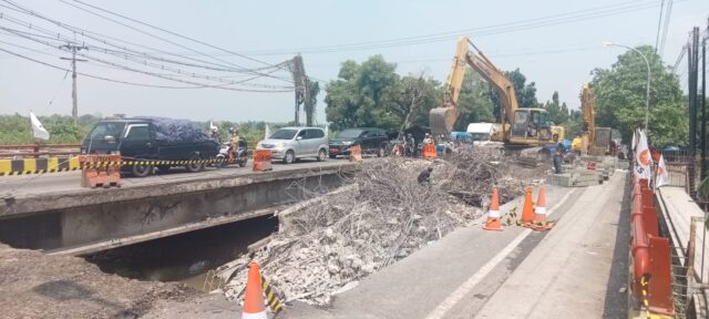 Sopir Jatim Bantah Truk ODOL Picu Jembatan Ngaglik I di Lamongan Runtuh
